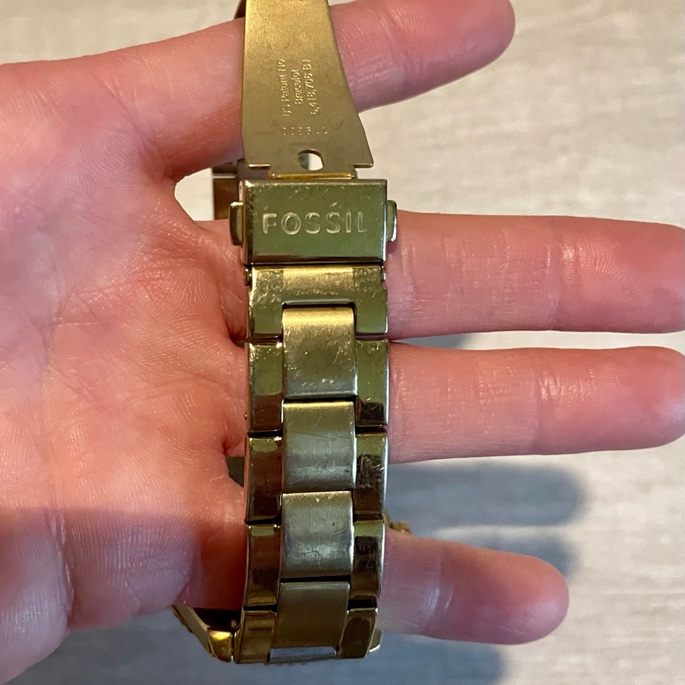 Fossil Women’s Gold Tone Crystal Bezel Watch with Mother of Pearl Dial - Picture 5 of 9